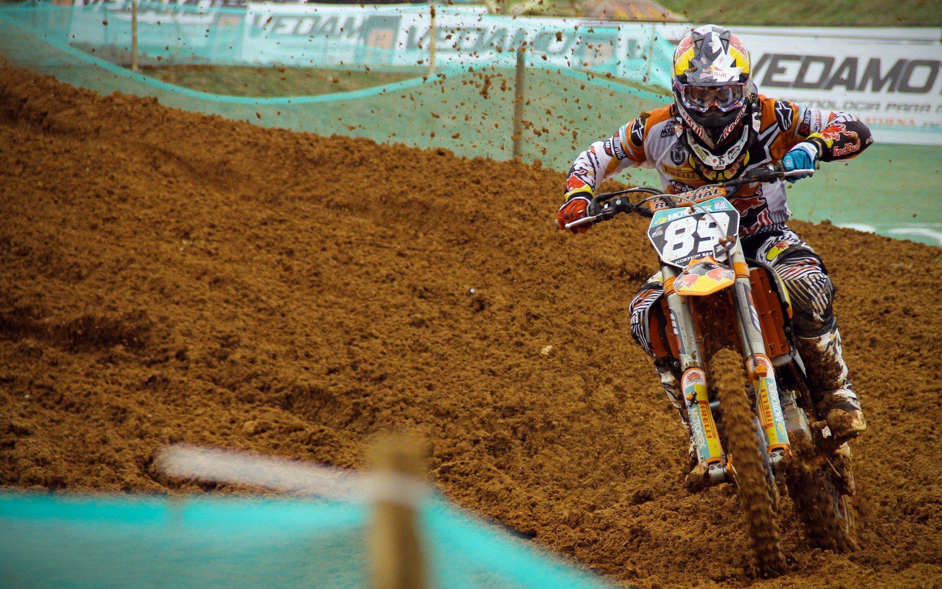 体彩公益：特雷沃-查洛巴的跨界遐想，足球星辰下的乒乓情缘